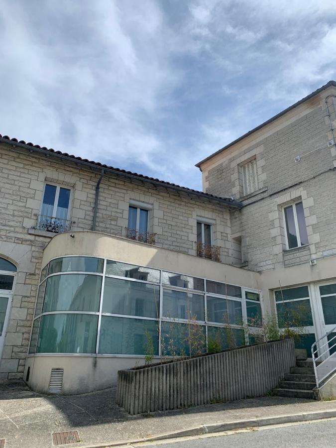 Saint-Porchaire Chambre Independante Les Bains Du Bruant מראה חיצוני תמונה